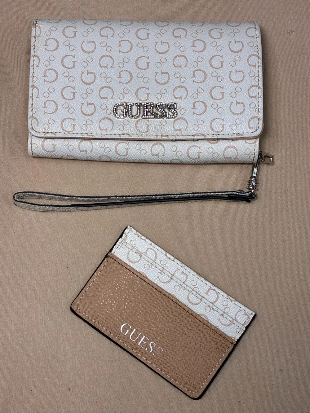 GUESS Logo Wallet & Matching Card Holder Set | White & Beige Wristlet Wallet